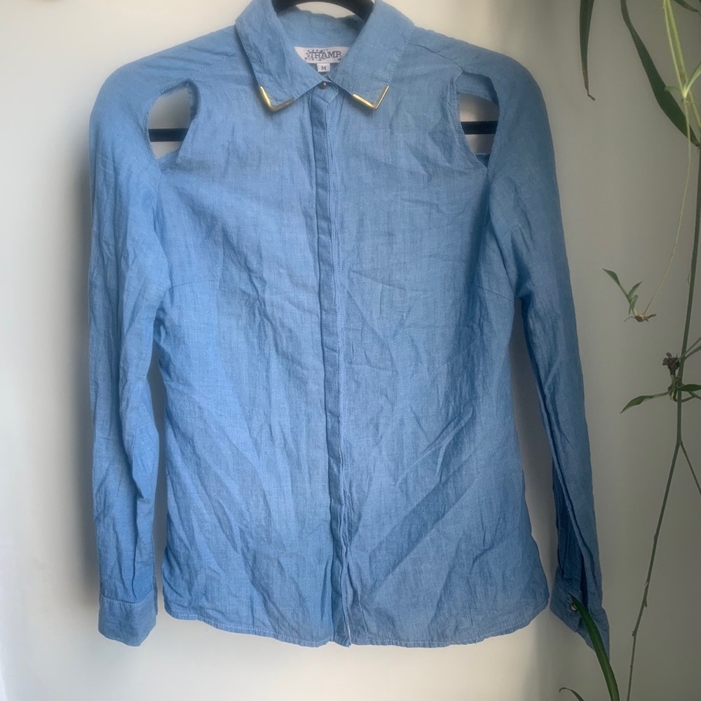 Tramp western gold-tipped collar, hidden button, cutout shirt